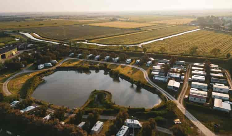 Área de autocaravanas de Triaize, Les Iris** (Vendée)
